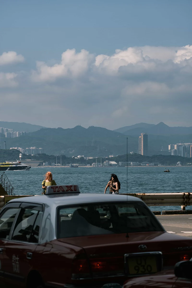 新海旁的藍