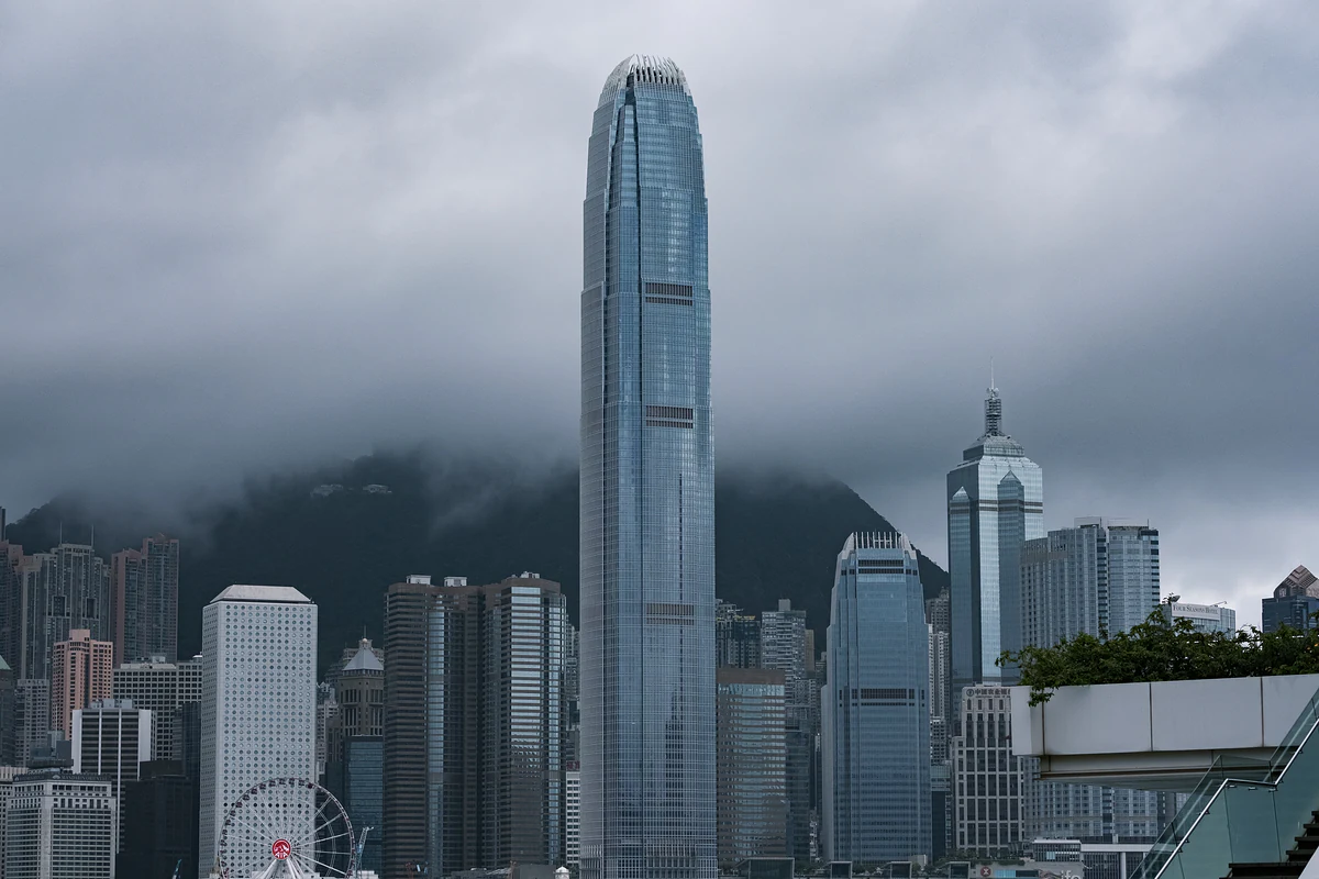 烏雲下的中環